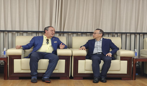 院长会见国际钢琴教育家帕 ...